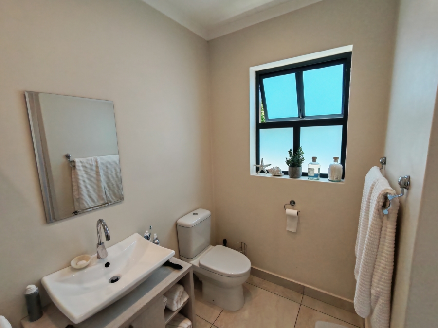 3 Bedroom Property for Sale in Kraaibosch Western Cape